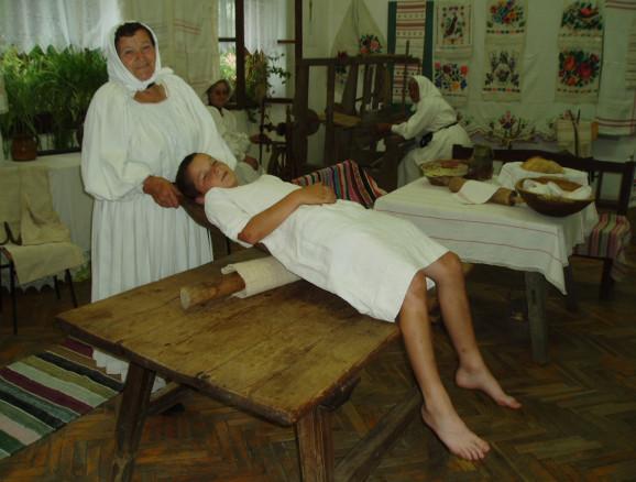 Izložba Zapovijedi pod lipom u Mikloušu