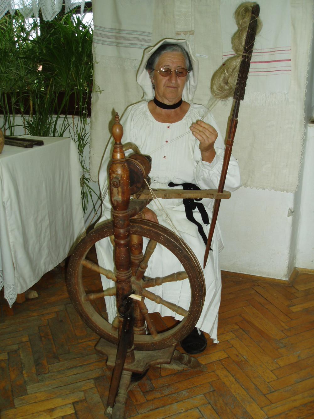 Izložba Zapovijedi pod lipom u Mikloušu