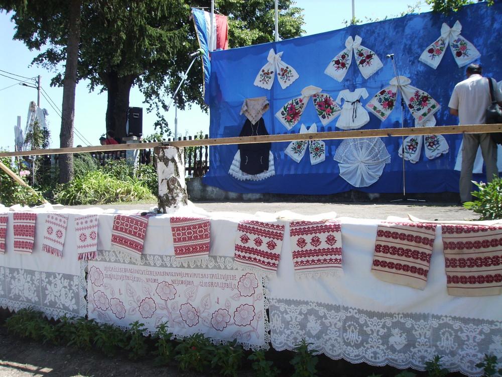 Izložba Zapovijedi pod lipom u Mikloušu